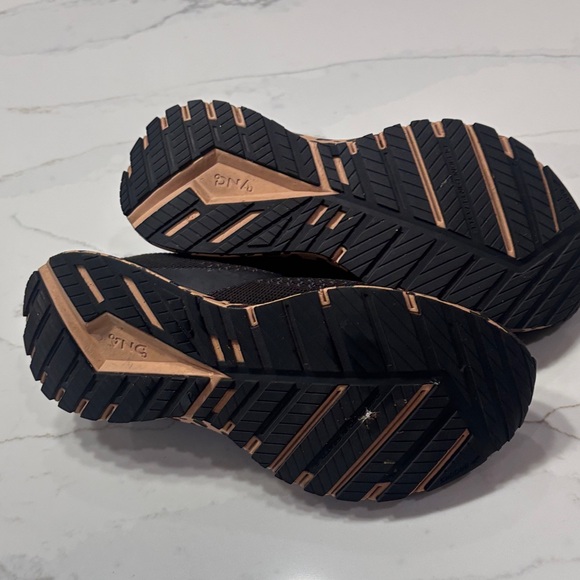 Brooks Women's Black Running Shoe with Leopard-Print Tan Midsole - Picture 9 of 12